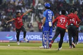 Tanzid, bowlers shine as Bangladesh keep Super Four hopes alive