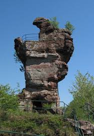 Die ruine der burg drachenfels steht auf dem berg drachenfels im siebengebirge. Drachenfels Castle Wasgau