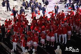 올림픽 대한민국 선수단 1948년 스위스 에서 개최한 동계 올림픽 에 참가한 것이 처음이었으며, 하계 올림픽은 같은 해 치러진 런던 올림픽 부터 참가하였다. ì¤'êµ­ ì„ ìˆ˜ë‹¨ ìž…ìž¥ ë…¸ì»·ë‰´ìŠ¤