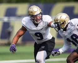 Bucs selected de joe tryon with the no. Huskies Turn To Young Joe Tryon A One Time Wsu Commit In Hopes Of Solving Pass Rush Problems In Apple Cup The Seattle Times
