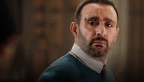 اصابة محمود عبدالعزيز بمرض فقر الدم وعلاجه في فرنسا. Ø¨Ø¹Ø¯ Ù…Ø´Ù‡Ø¯ Ø¥Ø¨Ø±Ø§Ù‡ÙŠÙ… Ø§Ù„Ø£Ø¨ÙŠØ¶ Ø£Ø­Ù…Ø¯ Ø§Ù„Ø³Ù‚Ø§ ÙŠÙƒØ´Ù ØªØ¹Ø±Ø¶Ù‡ Ù„Ù„ØªÙ‡Ø¯ÙŠØ¯