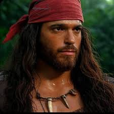 Can Yaman mint Sandokán.