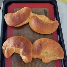 I'm looking at getting another kenwood bread machine. Got the bm250 but its  getting ancient and odd loaf is failing. So quering heat. Bought a  Panasonic but I don't like. So which