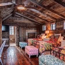 Rustic Guest House Interiors Design Ideas Pictures Remodel And Decor Is This Cute Or What Cabin Interiors Cabin Living Cabin Homes