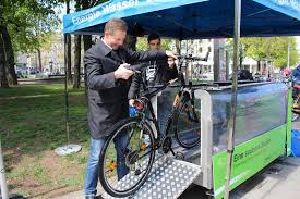 Stadtwerke Stellen Augsburgs Erste Fahrrad Waschanlage Vor Augsburg B4b Schwaben