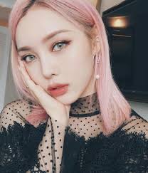 Ever Wonder How Korean Women Look So Youthful Here Are Eight Makeup Tips Our Editorial Director Learned On A Korean Makeup Look Korean Makeup Tips Pony Makeup