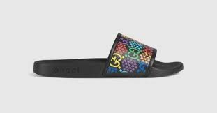 Mules Gg Psychedelique Pour Homme Gucci Fr En 2020 Claquette Homme Hommes Gucci Tong Homme Trouvez votre nouvelle paire de chaussures casual favorite parmi la sélection de sandales et claquettes masculines calvin klein. claquette homme hommes gucci