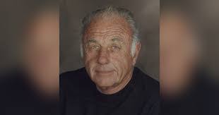 Linda Fielder's Instagram, Twitter & Facebook