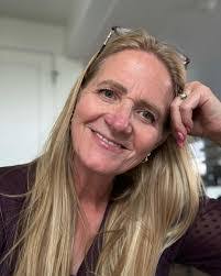 Kim Larrabee's Instagram, Twitter & Facebook