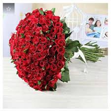 Order Bouquet Of Lovely 100 Red Roses Online At Best Price Free Delivery Igp Flowers 100 Red Roses Red Roses Order Bouquet
