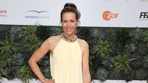 Alexandra neldel long straight synthetic hair lace front women wigs 18 inches. Die Rache Der Wanderhure Heute Abend Geht S Los Promiflash De