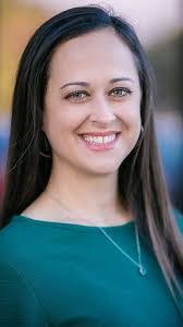 Linda Yanes's Instagram, Twitter & Facebook