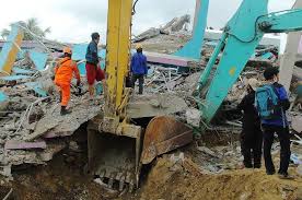 Gempa m 7,1 di timur laut melonguane, kepulauan talaud, sulawesi utara juga mengguncang filipina. Gempa Bumi Sulawesi Barat Ribuan Pengungsi Mulai Keluhkan Air Bersih Dan Bbm Isu Bogor