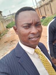 On the podium! 🥉 Sam Kerr takes bronze in the #BallonDor! What an  achievement! 👏