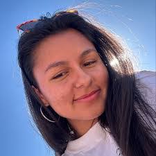 Melissa Ogden's Instagram, Twitter & Facebook