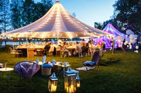 Du Willst Ein Echt Cooles Gartenfest Veranstalten Hier Findest Du Meine Besten Tipps Damit Dein Fest Ein Heiraten Im Zelt Gartenfest Hochzeitsideen Im Freien