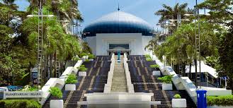 The national planetarium is a space science exhibition with a telescope and observation tower in the lake gardens. Aktiviti Menarik Di Planetarium Negara Sempena Nice 17 Majalahsains