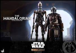 Hot Toys Has Rolled Out Some Fresh New Product Photos For Two New 1 6th Scale Action Figures Based On Character Mandalorian New Star Wars Star Wars Merchandise