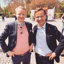 Jag är inte den som lättvindigt kräver andras avgångar men i nuläget är det svårt att se hur frida trollmyr kan ha förtroende att sitta kvar, säger tegnhammar i ett pressmeddelande. Torbjorn Tegnhammar Tegnhammar Twitter