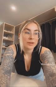 36 year old female from salmon arm, anyone from the area? 🥰