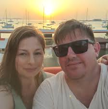 Hello! Does anyone have any recommendations for a gym in Brentwood please?  I'm debating between the leisure centre or Virgin Active