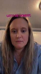 Ashley Drexler's Instagram, Twitter & Facebook