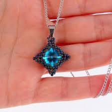 Wearing a necklace made from an arrowhead serves as a link to the past that also makes a fashion statement. How To Make Necklace Free Step By Step Tutorials Handmade Diy Beadsdirect Co Uk