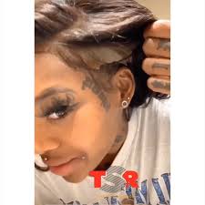 The incredibly talented sinner was born summer marjani walker on april 11, 1996 to an american mother and british father. I Had No Idea That Summer Walker Look Like A Female Boskoe