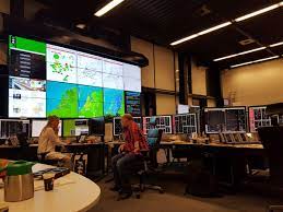 Meerdere treinen konden deze week niet rijden vanwege een personeelstekort bij de verkeersleiding van prorail. Treinverkeersleiding Prorail V Twitter Utrecht Ook In De Nacht Werken Prorail Verkeersleiders Op Het Operationeel Controle Centrum Voor U Aan Een Optimale Treindienst Https T Co Nur5awe5df