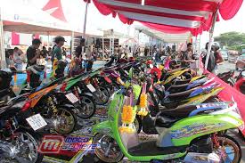 Dengan mesin baru di honda genio yang karakternya long stroke ini, genio bisa lebih kencang untuk urusan akselerasi. Launching Honda Genio Honda Adv 150 Padang Diserukan Beragam Kegiatan Menarik Modification Contest Bukti Honda Kian Dicintai Masyarakat Sumbar