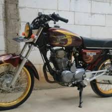 Sebagian orang mungkin sudah mengetahui kalau honda tiger masih memakai teknologi honda cb/gl, bahkan pengapian juga memakai model dc, bedanya pada tiger memakai electric stater, cdi dan 6 speed sementara cb/gl hanya menggunakan platina 5 speed. Terjual Honda Cb 100 Modifikasi Airbrush Mesin Tiger Kaskus