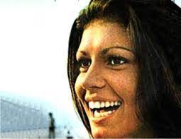 Famosos que Partiram Prematuro - Na Historia – Há 69 anos nascia Dorinha Tapajos - DORA TAPAJÓS GOMES (Faleceu prematura aos 38 anos) Foi uma Cantora e Backing Vocal e Jingles *