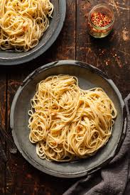 Cook the pasta according to the package directions and reserve 1 cup of the cooking water before draining. Spaghetti Aglio Olio 3 Ing 15 Min The Live In Kitchen