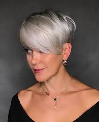 The right choice depends on the chosen cut, hair texture, and face shape. Short Haircuts For Gray Hair 15 Haircuts
