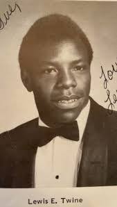 Larry Hoeft's Instagram, Twitter & Facebook