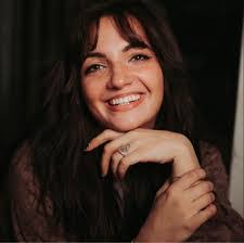 Olivia Mayfield's Instagram, Twitter & Facebook