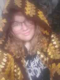 What are some new color combinations for crochet work?