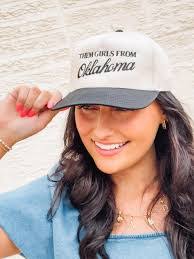 Lisa Earls's Instagram, Twitter & Facebook