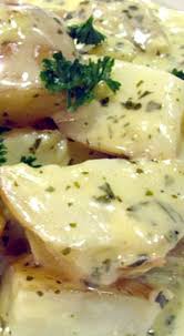 Baby Potatoes With Creamy Garlic Sauce Recette Recettes De Cuisine Espagnole Cuisine Et Boissons Recettes De Cuisine