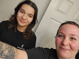 Florence Meaux's Instagram, Twitter & Facebook