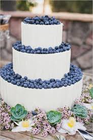 Elegant wedding cake…….sweet, simple, love it! 121 Amazing Wedding Cake Ideas You Will Love Cool Crafts