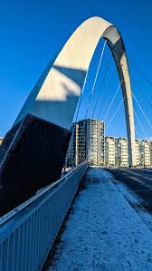 The squiggly bridge in glasgow or tradeston bridge crosses the river clyde in glasgow and the squiggly bridge is within a short drive of the argyll hotel in glasgow. Things To Do In Glasgow For One Perfect Day Journication