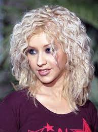 We Barely Recognized You There Xtina Wig Hairstyles 90s Hairstyles Curly Hair Styles