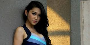 Check spelling or type a new query. Ririn Setyarini Sempat Minder Karena Memiliki Payudara Besar Indoforum