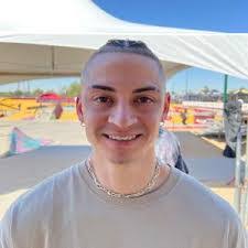 Liam Hensley's Instagram, Twitter & Facebook