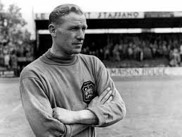 The love story of a young english woman and a german pow, who together overcome prejudice, public hostility and personal tragedy. Bernd Trautmann Ein Stuck Deutsch Englische Fussballgeschichte Sapeur One Step Beyond