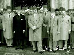 الملك فاروق وبعض أفراد العائلة المالكة المصرية يؤدون صلاة عيد الأضحى بمسجد محمد على باشا بالقلعة يظهر فى Ancient Egypt History Old Egypt Egypt History
