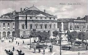 Piazza Della Scala Circa 1906 Si Noti L Area Vuota Dove Sarebbe Sorto Il Palazzo Della Banca Commerciale Italiana Progettato Da Beltrami E Inaugura Milano Foto Storiche Storico
