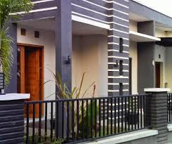Halaman depan rumah dengan batu alam. Batu Alam Desain Profil Tiang Teras Rumah Minimalis Cek Bahan Bangunan