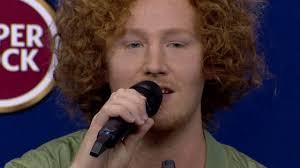 A ideia lembra a eurovisão, mas não vingou. Michael Schulte Alemanha Press Conference Eurovisao 2018 Youtube